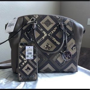 NWT MICHAEL KORS & iPhone 8+ PHONE CASE